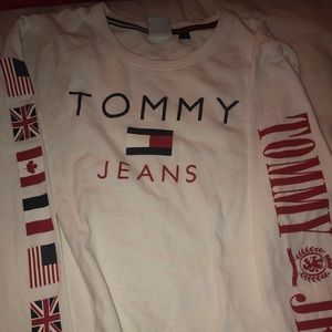 Tommy jeans long sleeve shirt!